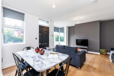 Best Luxury Room in Burley Main Photo