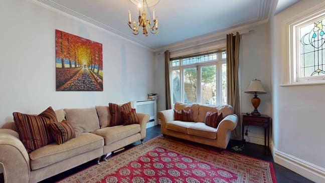  Stunning 3-Bed Victorian House – West Finchley  Main Photo
