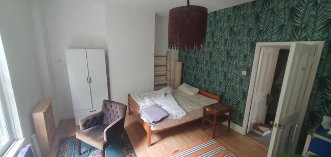 Lush double room, high ceilings.From 1st December  Main Photo