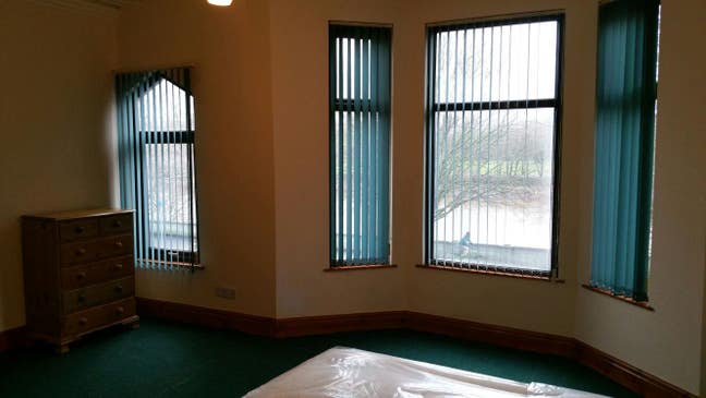 River Views. Massive room......................... Main Photo