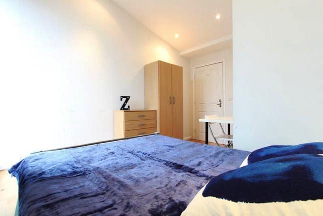 Limehouse ✨ Room + Big Terrace – Asap✨ Bills Incl  Main Photo
