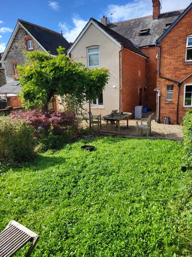 Lovely large double rooms Main Photo