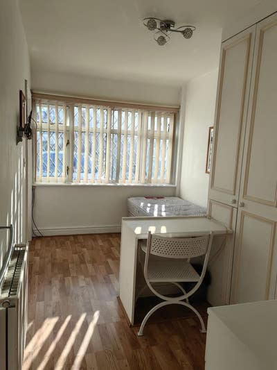 Fully Furnished Ensuite Room for Rent – HA3 8EY Main Photo