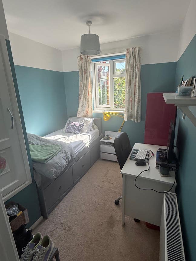 Single Room to Rent in Family Home Main Photo