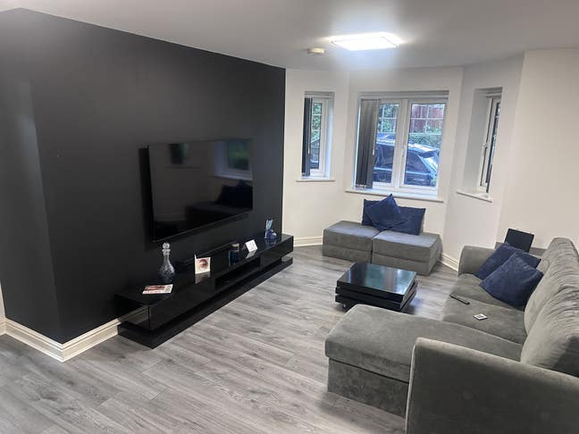 Full furnished apartment apart from 1 room  Main Photo