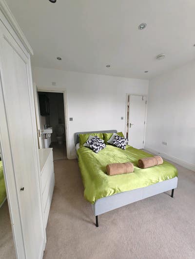 Spacious 3Bedroom Flat Main Photo