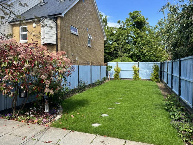 Available NOW - Furnished double room CT10 Main Photo