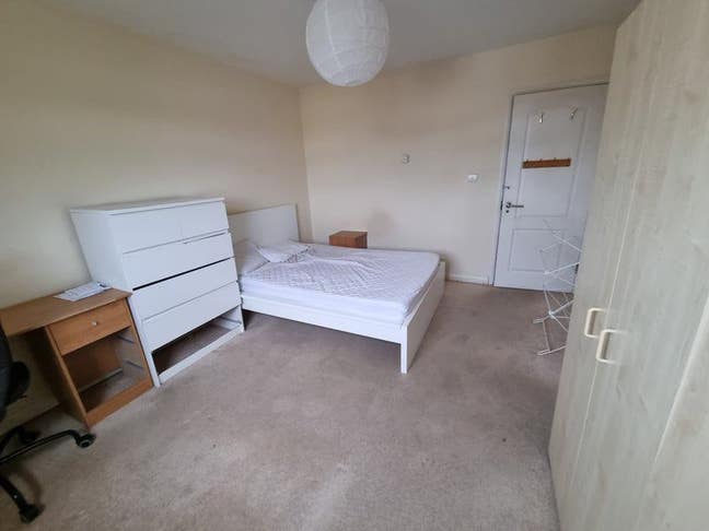 Spacious Double Room in Central area of E&C Main Photo
