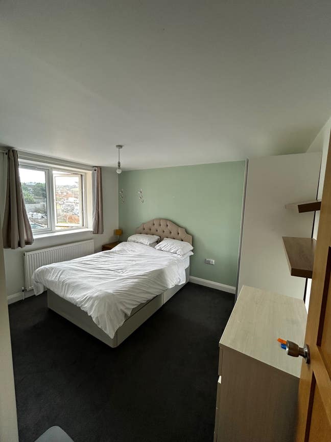 Bright furnished Double room in south Bristol Main Photo