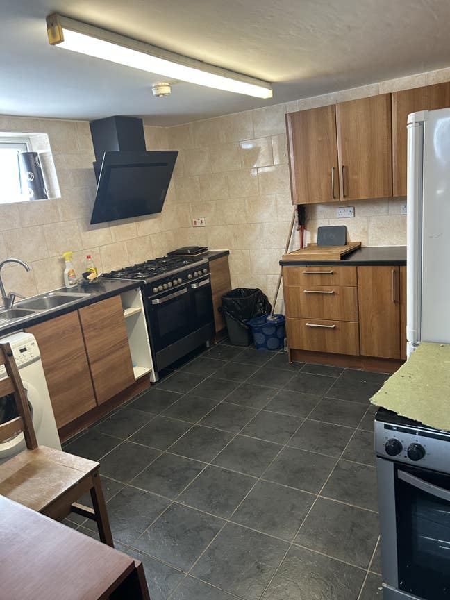 Nice rooms for rent close down  Main Photo
