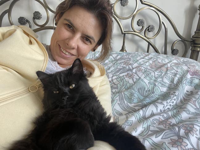 Looking for a room/buddy for me and my cat Main Photo