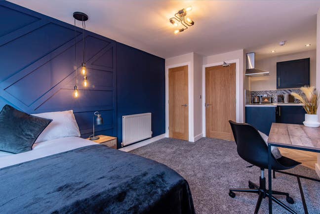 🔥EN-SUITE available TODAY in NG9 🔥 Main Photo