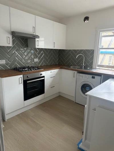 Double rooms available in newly refurbished house  Main Photo