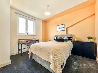 🌟 Luxury En-Suite Rooms in the Heart of Bury! 🌟 Main Photo