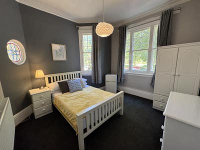 Lovely Double Room- Dudley/ Buffery Park Main Photo
