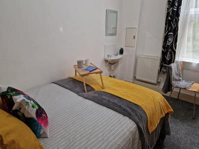 Spacious Room Close to Uclan PR1 Main Photo