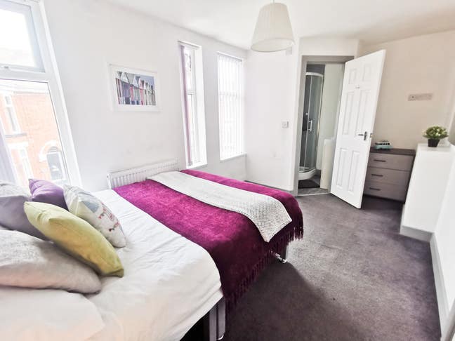 Walthall St * En-suite * Close to Amenities Main Photo