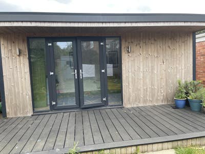 Garden room  Main Photo