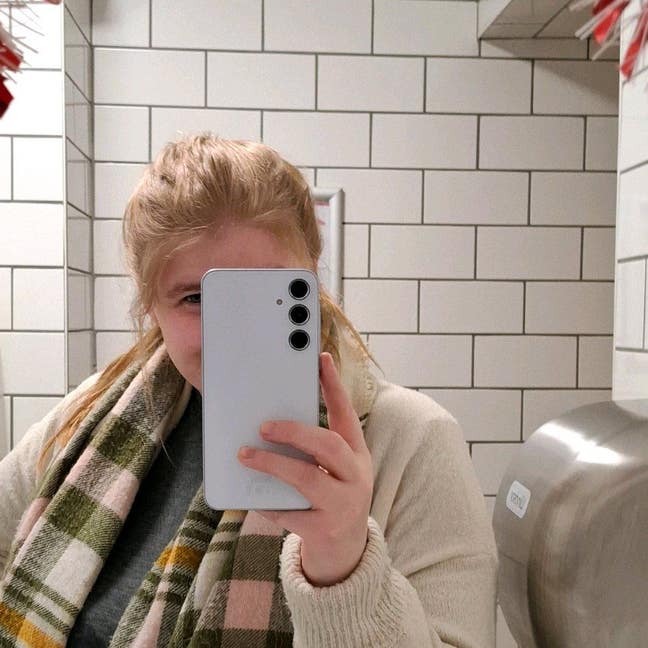 Looking for Room or flatmates - ASAP! Main Photo