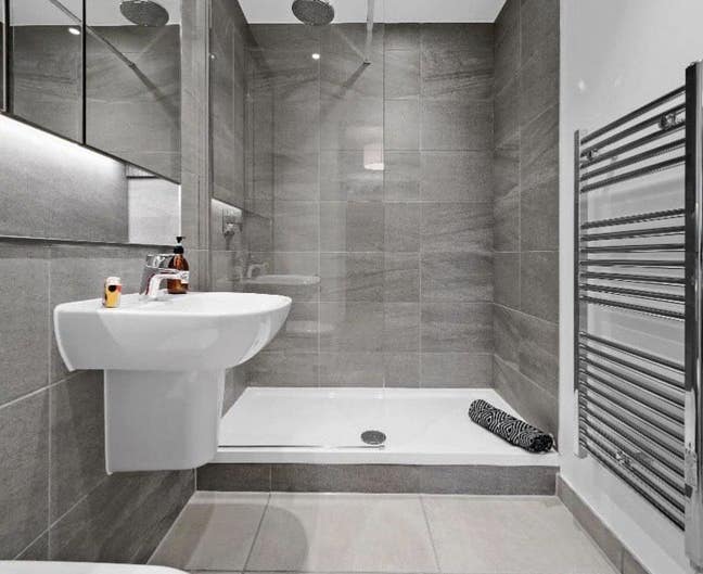 Room with en-suite, 5 minutes from spinning fields Main Photo