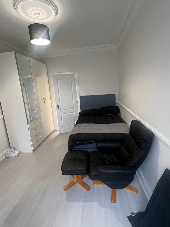 Newly refurbished Studio Flat Main Photo