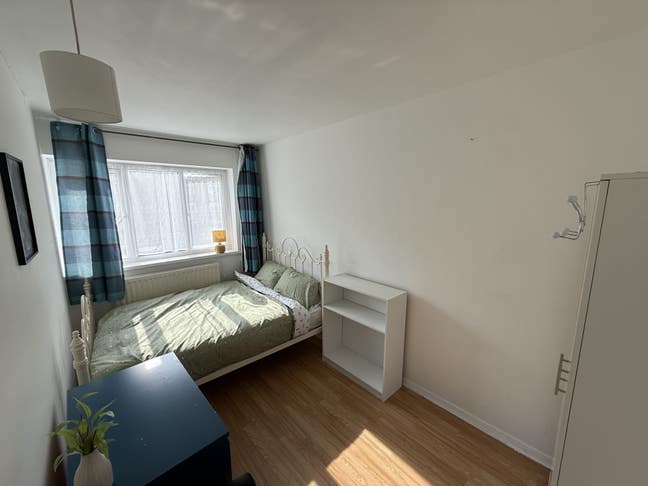 Bright and Spacious Single room Main Photo