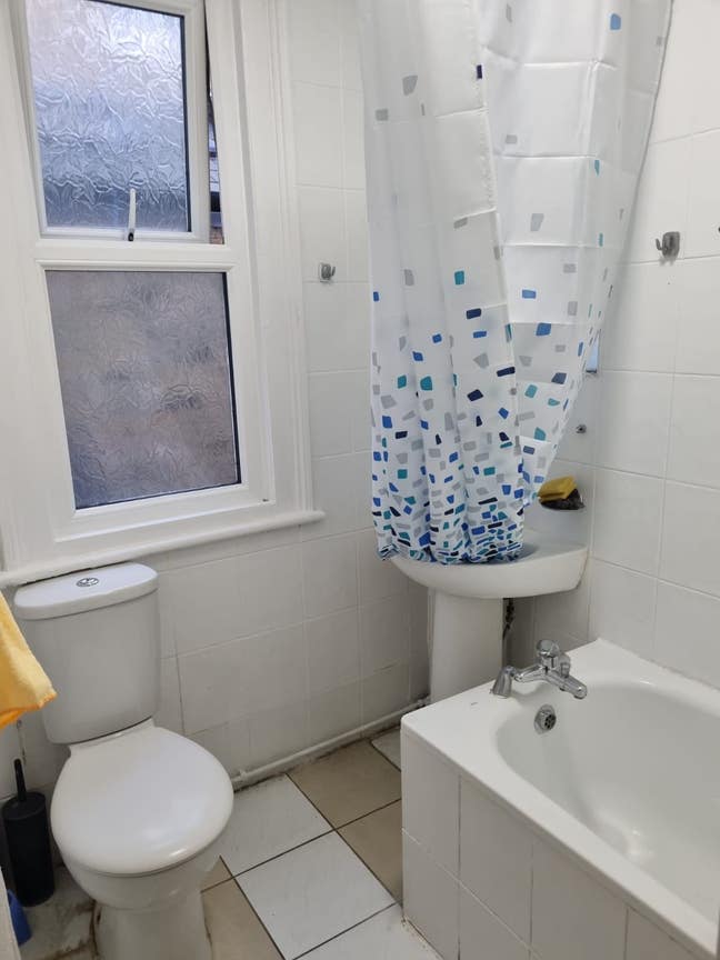 Double Bedsit Kensal Green NW10 (Bath) Main Photo