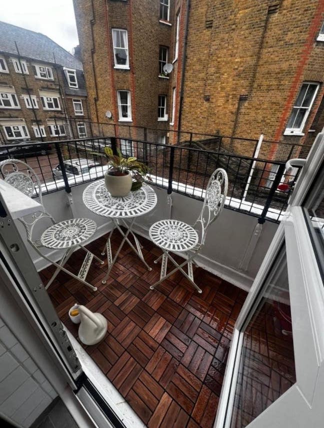 Bright Room in Fulham Available Now! Main Photo