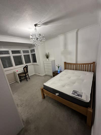 🏡 Spacious Double Room Available in New Malden Main Photo