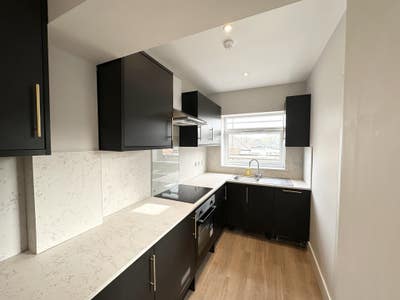 Modern and Contemporary Double En-Suite - BH12 Main Photo