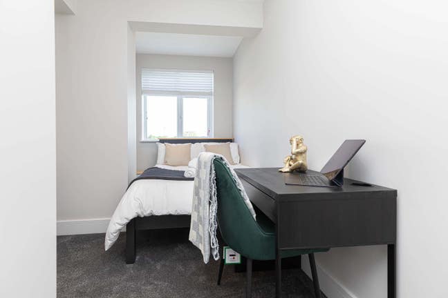 Brand New Stylish En-Suite Double Rooms in Poole Main Photo