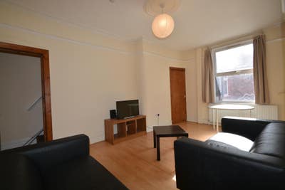 Rooms Available Now  - Near Uni / City Centre Main Photo