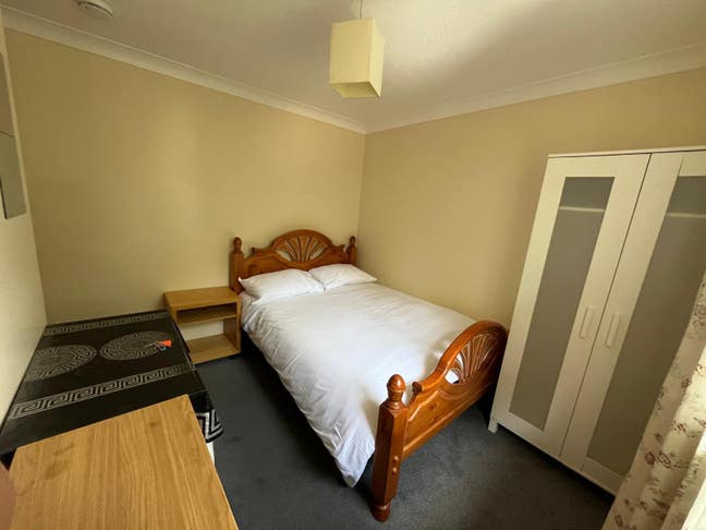 Double bedroom in townhouse in gated community Main Photo