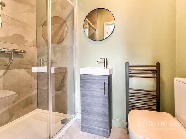 Large Loft Room - Last Room! Main Photo