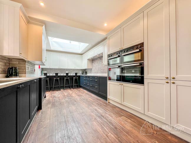 Market Leading HMO, Bury Main Photo