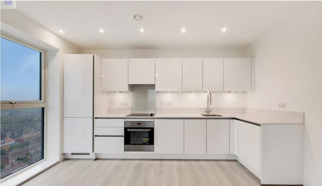 New Double Room to Rent | Tabbard Apartmets | W3 Main Photo