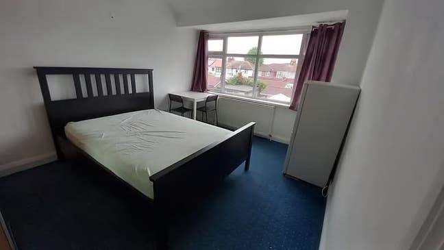 Double room available in UB6 7EH Main Photo