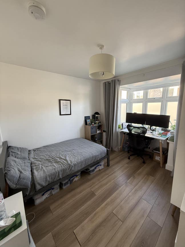 Spacious Double Room in Friendly Professional Hous Main Photo
