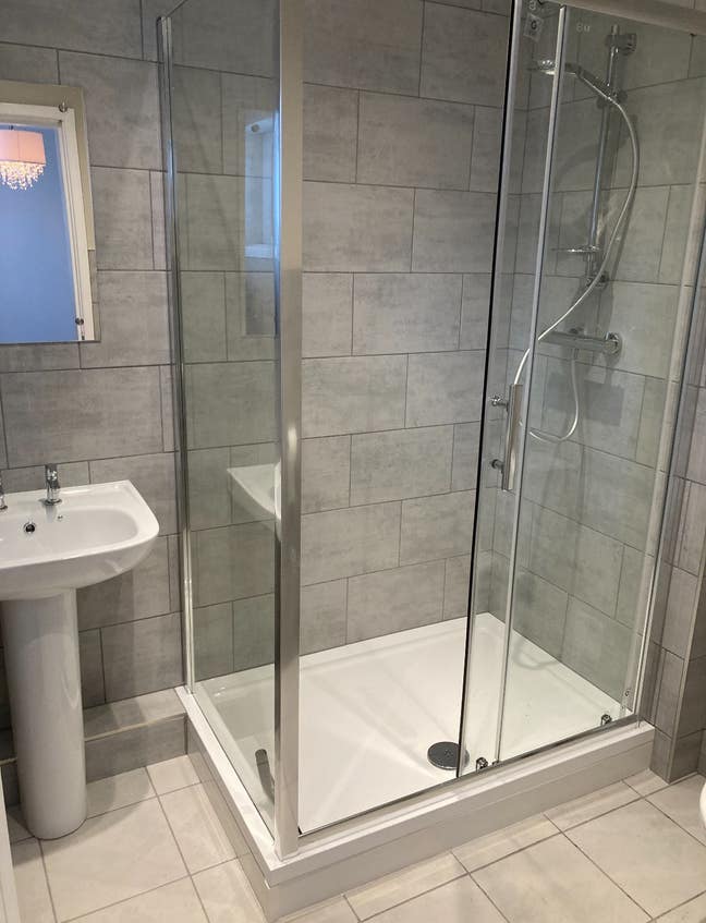 Modern One Bedroom Flat( ex bills )  Main Photo