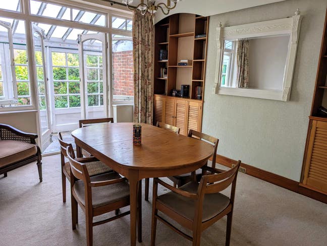 Quiet professional house + garden– 40 mins to City Main Photo