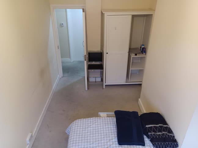 Beautiful double room Wood green station  Main Photo