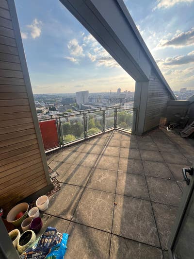 URGENT, discount - Room to rent in a 2 bed flat  Main Photo