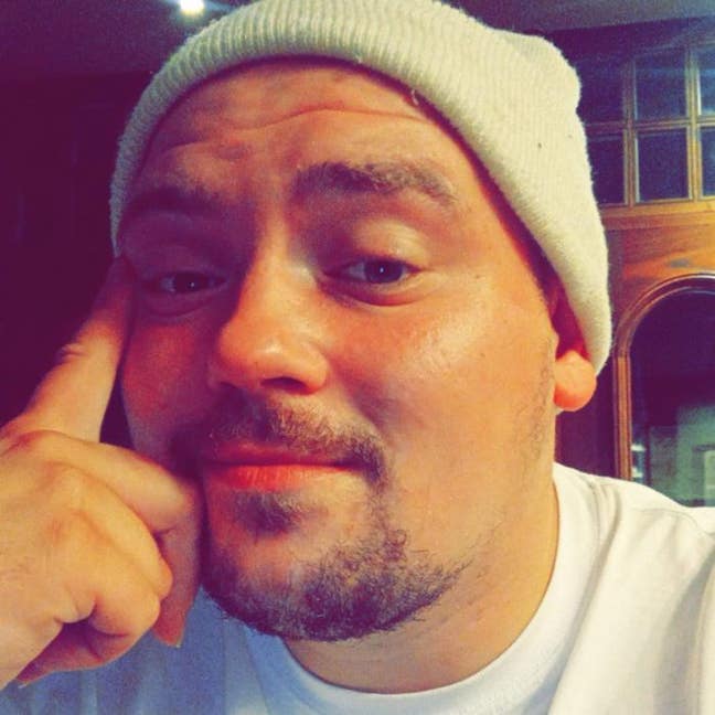 25 y/o professional from the Cotswolds seeks room Main Photo