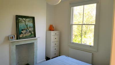 Bright Double Room in Friendly House  Main Photo