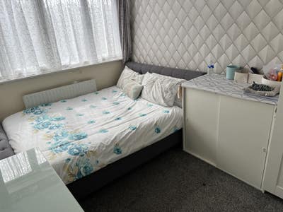 Spacious Double Room in Heart of London E1 Main Photo