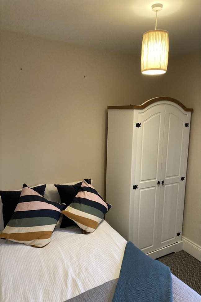 🌃 Delightful Double Room In Cedar Ave 🌃 Main Photo