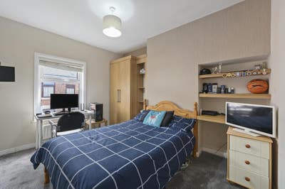 Rooms near train station 4 min walk 🚶weekly clean Main Photo