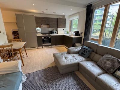 Stunning one bed with Terrace, Docklands E14 Main Photo