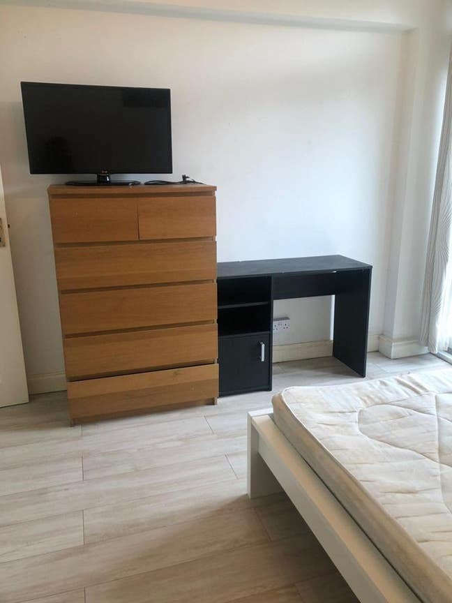 Student Friendly 3 bed flat available in Euston  Main Photo