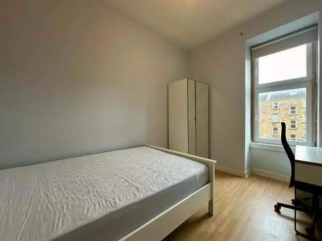 Lovely Room in Brilliant West End Location Main Photo